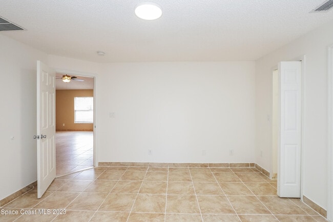 Building Photo - 502 Whitehall Ave SW