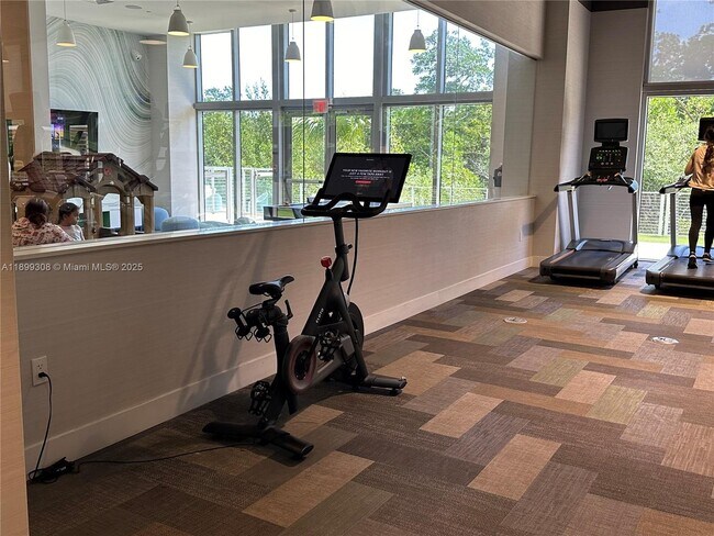 Building Photo - Luxury 2BR + Den Residence with Panoramic ...