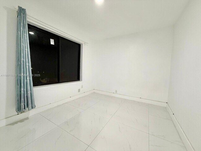 Building Photo - 2369 SW 17th Terrace