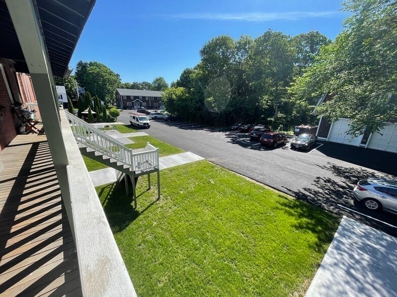 Building Photo - 64 Grove St