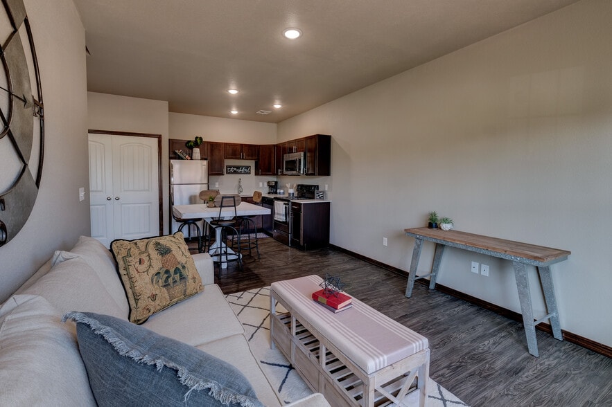 Building Photo - 1110 Hope Dr