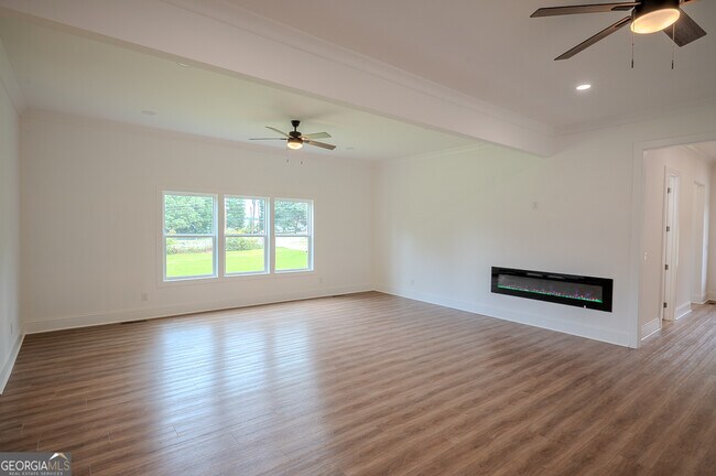 Building Photo - 1993 Reynolds Dr SW