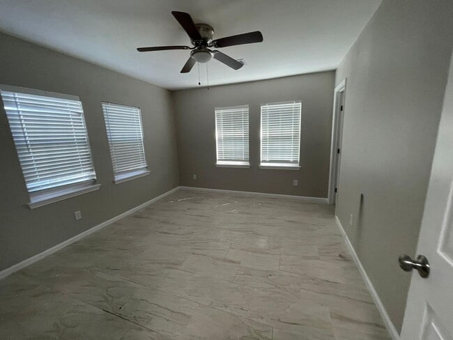 Building Photo - 5785 Mel Sha Ln