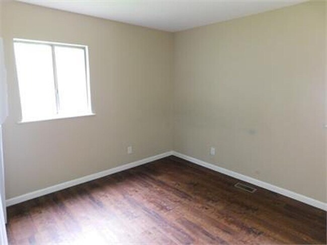 Building Photo - 1109 Austin Dr