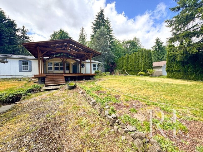 Building Photo - Your Private Getaway In Bremerton
