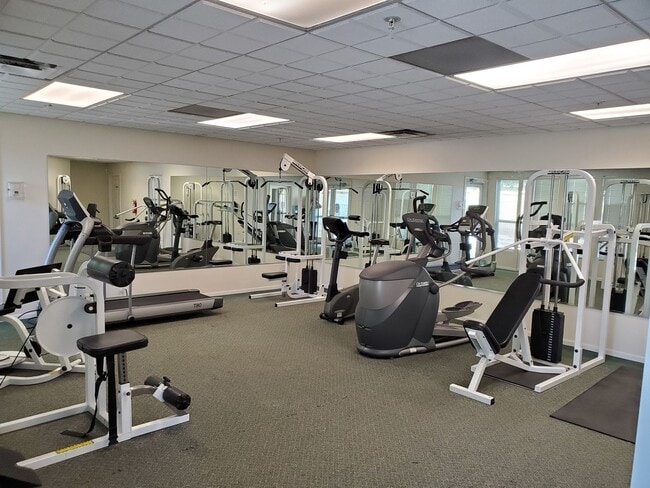 Building Photo - Spacious 3 bed, 3.5 bath condo in Rigden F...