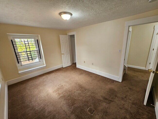 Building Photo - 876 E 149th St