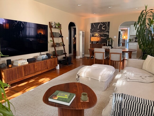 Building Photo - 957 N Avenue 49