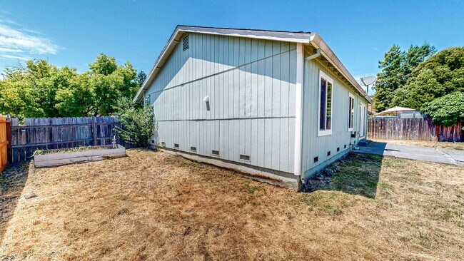 Building Photo - 8690 Lords Manor Way