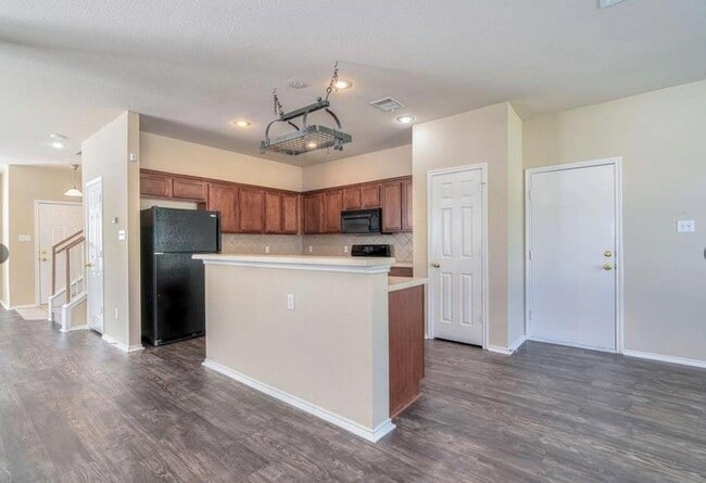 Building Photo - 106 Mertz Ln