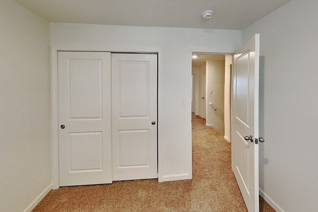 Building Photo - 2835 Strauss Ln