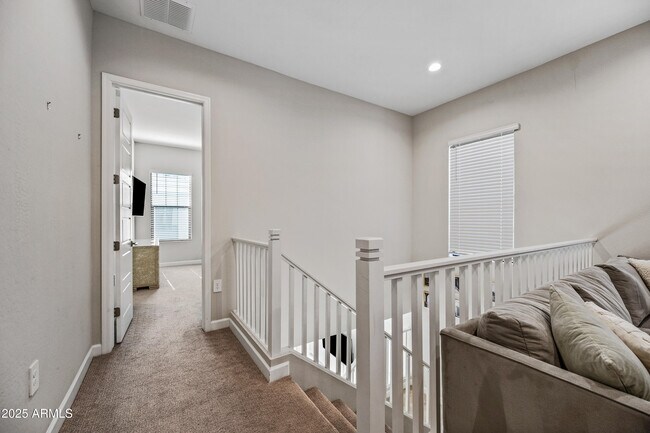 Building Photo - 4827 E Village Dr