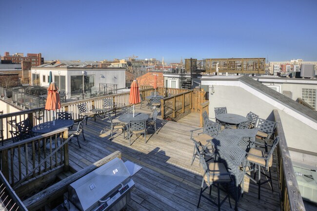 Building Photo - 1417 Chapin St NW