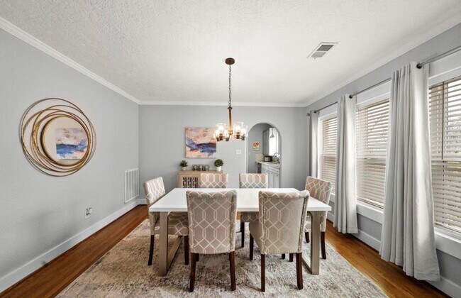 Building Photo - 1635 Castle Ct