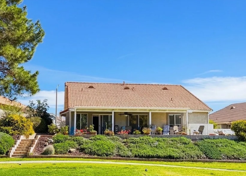 Building Photo - 10665 Cherry Hills Dr