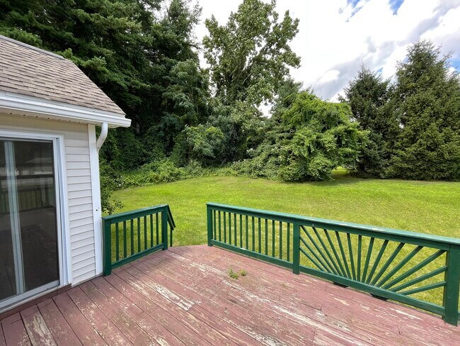 Building Photo - 220 Concord Hill Dr