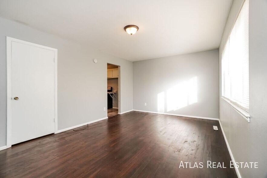 Building Photo - 828 Querida Dr