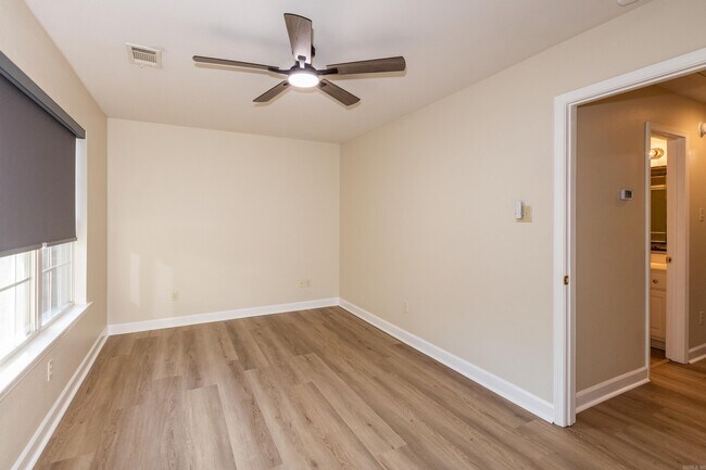 Building Photo - 7106 Ohio St