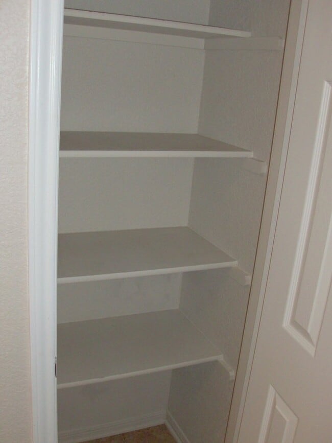 Building Photo - Adorable 2 Bed/2 Bath Duplex in Trimmier Estates!