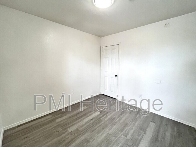 Building Photo - 606 Virginia St