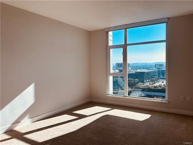 Building Photo - CROWN JEWEL OF URBAN ELEGANCE: BEST RENTAL...