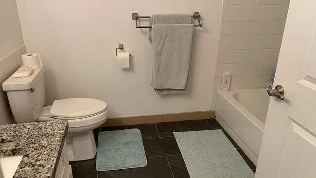 Building Photo - 25 Alpine St