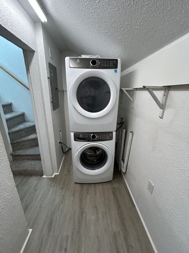 Building Photo - Quaint 3 Bedroom, 1 Bath Home in NW McMinnville