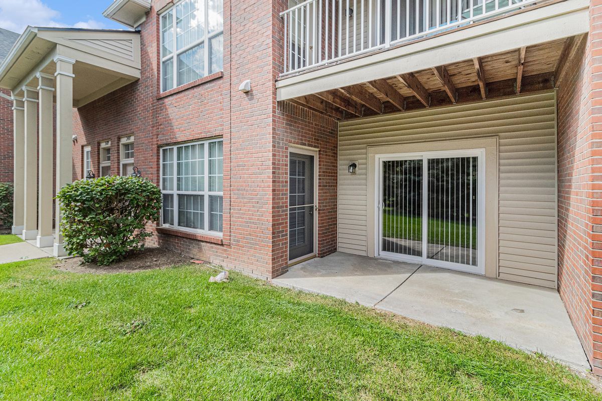 Building Photo - 24107 Chesapeake Cir