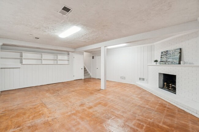 Building Photo - Charming 4BR/2BA Home for Rent in McLean!