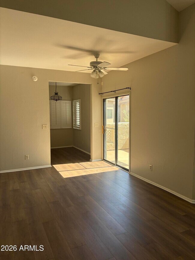 Building Photo - 930 N Mesa Dr