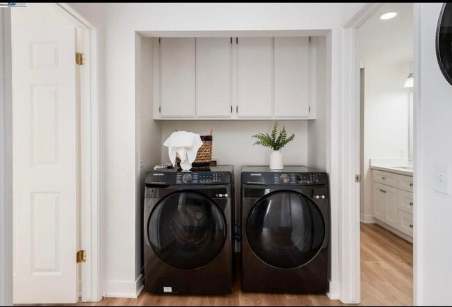 Building Photo - 725 Old Creek Rd