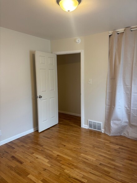 Building Photo - 1106 MacDonald Ave