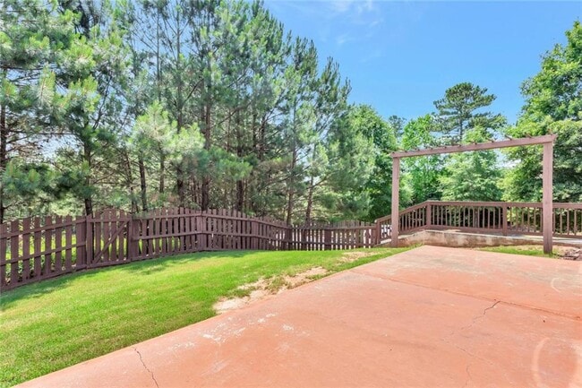 Building Photo - 3610 Crowchild Dr