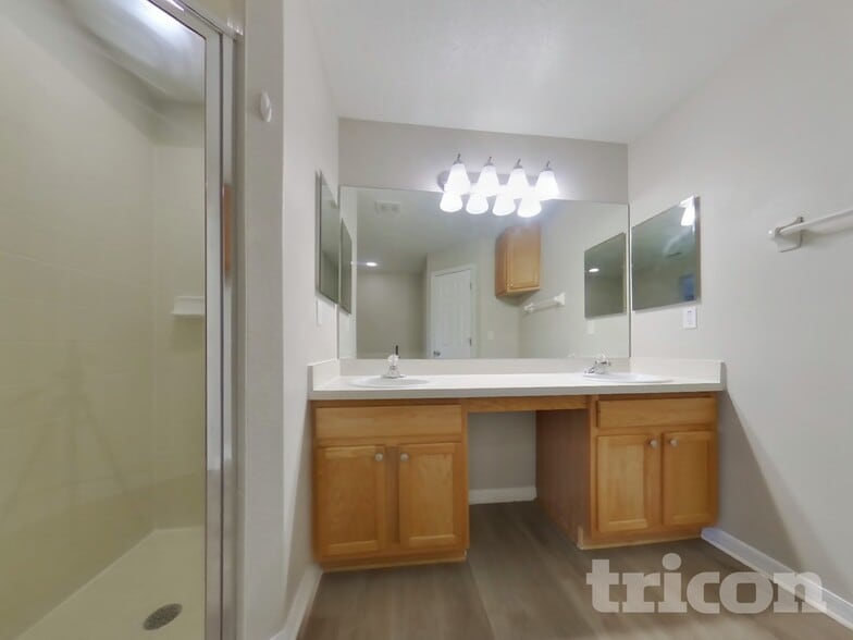 Building Photo - 1026 Sandhill St