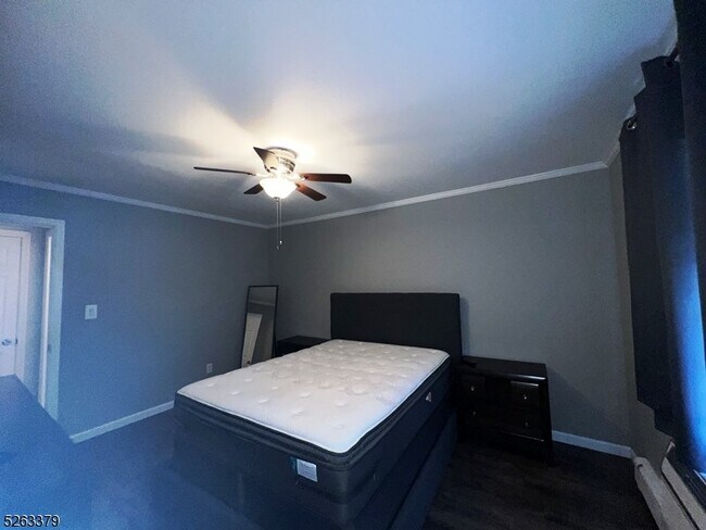 Building Photo - 747 Riverside Ave