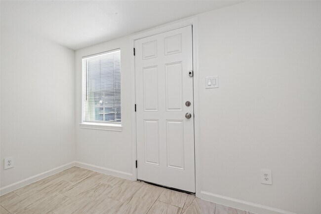 Building Photo - 4901 Stimson St
