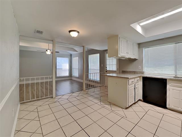Building Photo - 5525 Fox Hill Ln