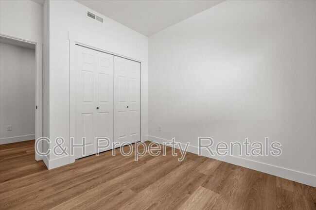 Building Photo - 5421 Apple Rose Ln