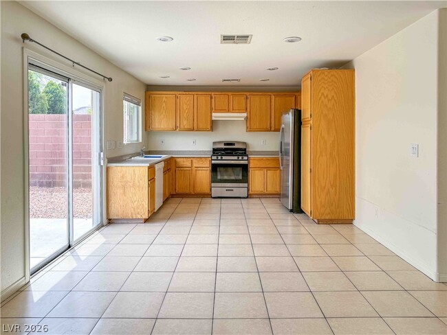 Building Photo - 10633 Foggy Glen Ave