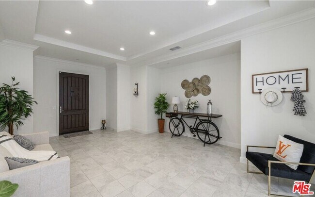 Building Photo - 20231 Bentley Way