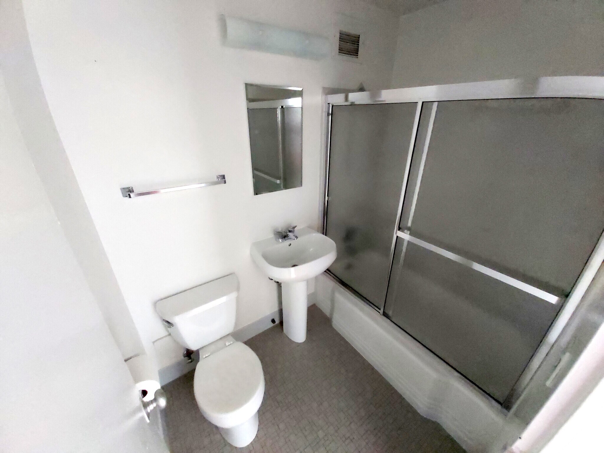 Bathroom - 3100 N Lake Shore Dr