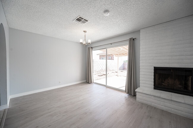 Building Photo - 2247 Heavenly View Dr