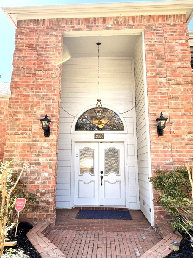 Building Photo - 2906 Deer Creek Dr