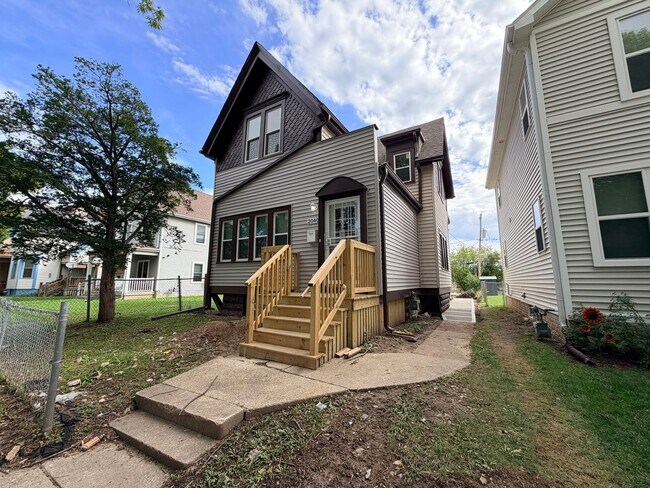 Building Photo - 2040 N 28th St