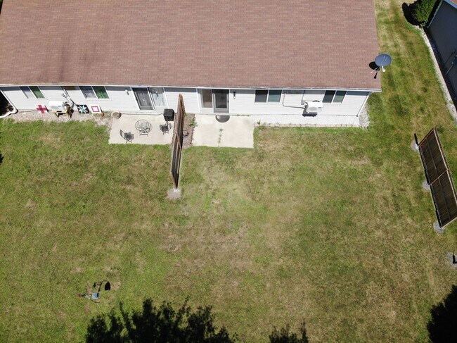 Building Photo - 226-228 Haws Dr.