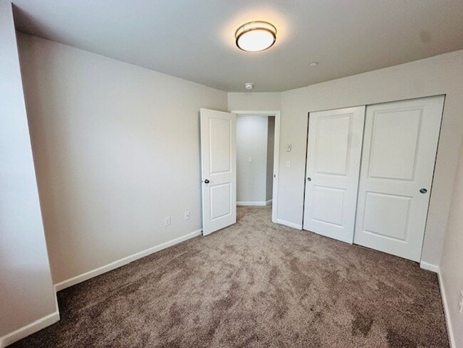 Building Photo - 3Bd/2.25Ba Seattle Townhouse