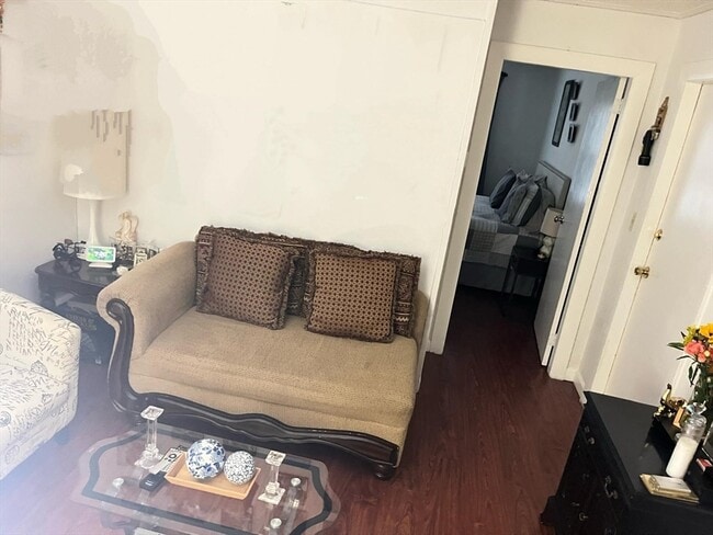 Building Photo - 84 Garfield Ave