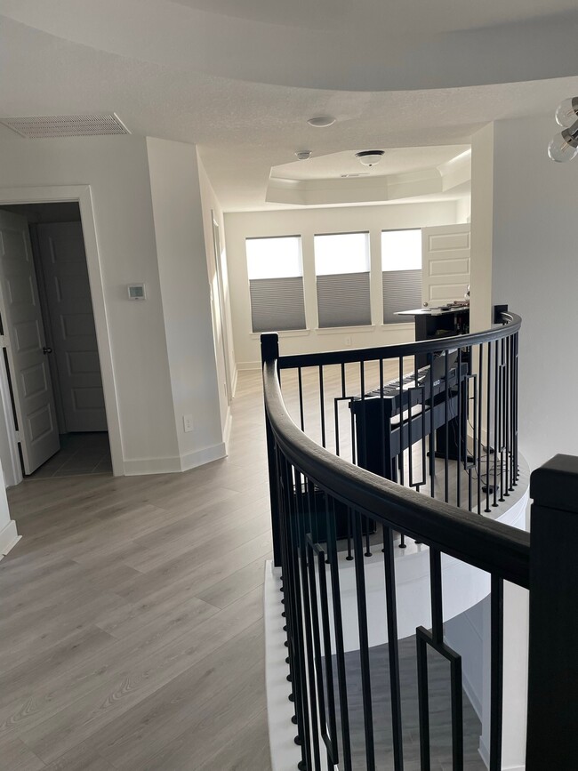 Building Photo - 15623 Roscobie Park Dr