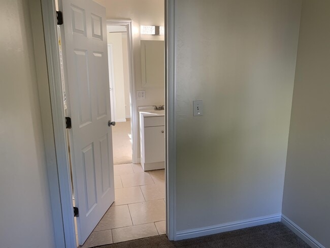 Building Photo - 265 S 1135 W