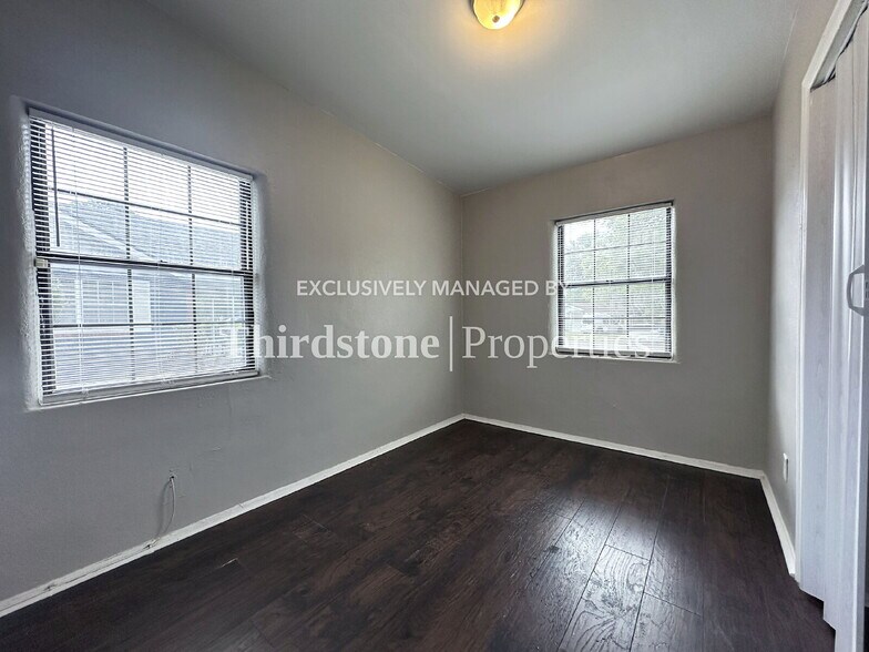 Building Photo - 1803 Wofford Ave